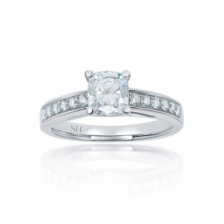 4-Claw Classic Cushion Cut engagement ring - W0249