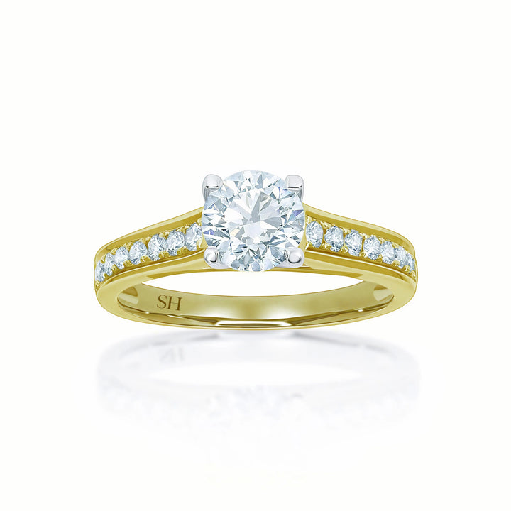 Classic 4-claw ring with reverse tapered band - W0256
