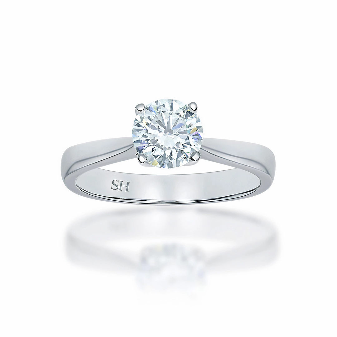 Minimalistic 4-Claw solitaire engagement ring - W0009