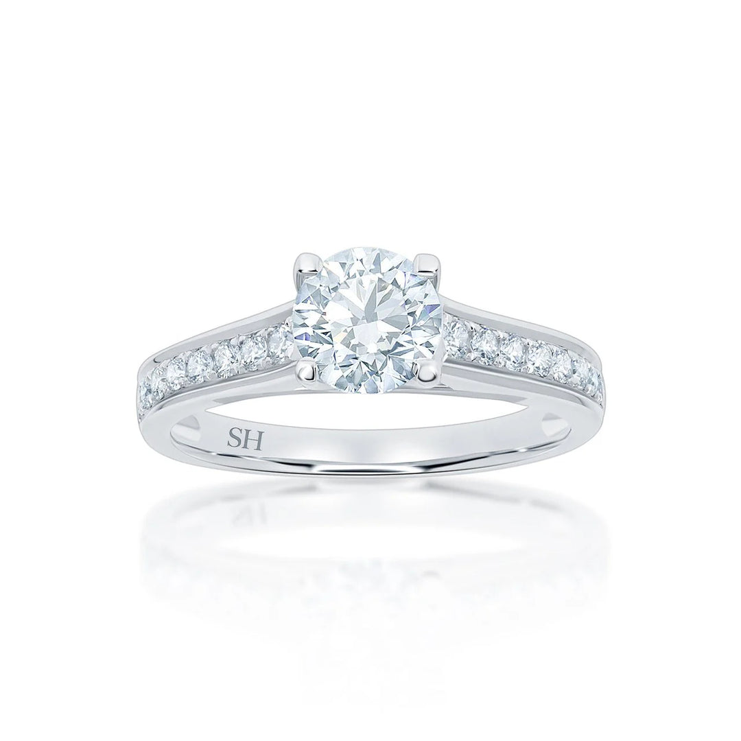 Classic 4-claw ring with reverse tapered band - W0256
