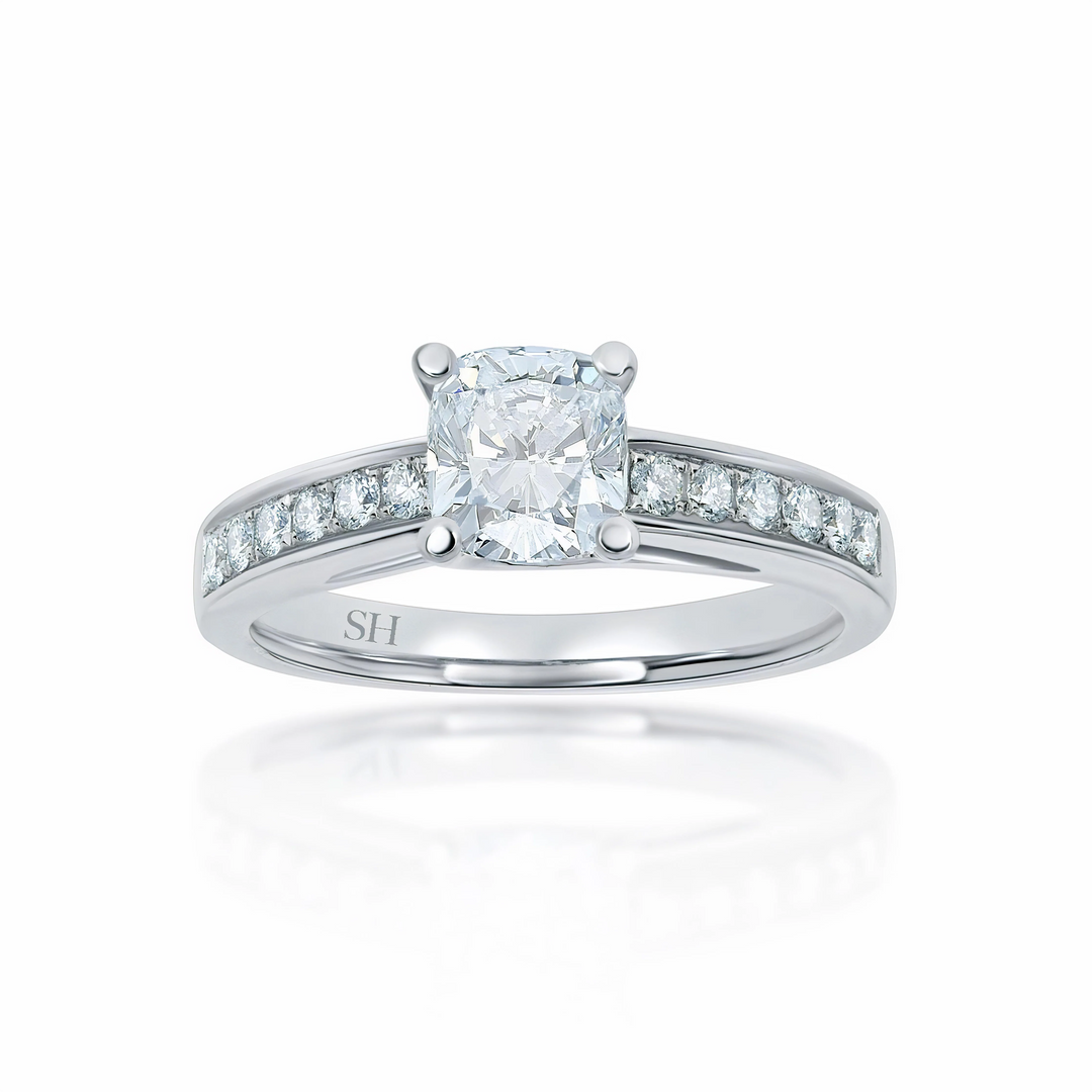 4-Claw Classic Cushion Cut engagement ring - W0249