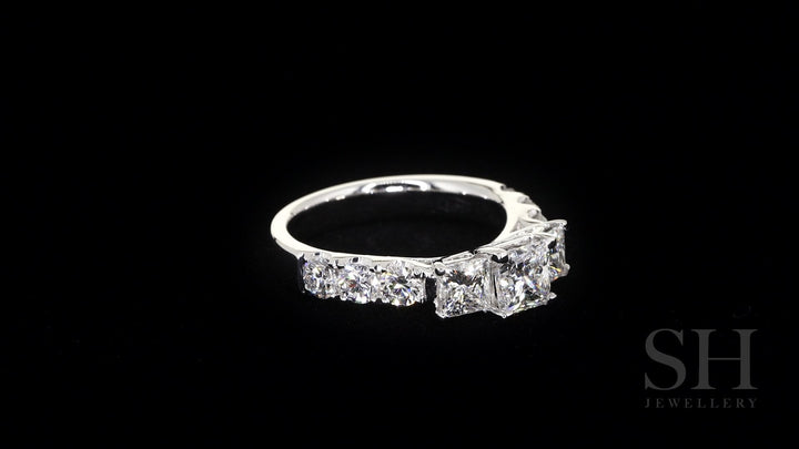 video:_Hwf3k8qrzY|video360:true|caption:Shown with 0.70ct diamond.|option:Carats=0.7 carat|thumb_caption:0.70 carat|thumb_group:2