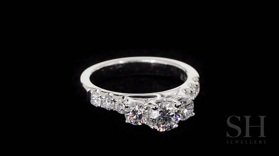 video:-iXYaBdnfRM|video360:true|caption:Shown with 0.50ct diamond.|option:Carats=0.50 carat|thumb_caption:0.50 carat