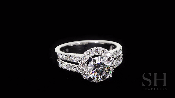 video:iyX1C2jhicA|video360:true|caption:Shown with 1ct diamond.|option:Carats=1 carat|thumb_caption:1 carat