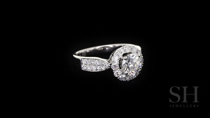 video:w56X-61Zs3Q|video360:true|caption:Shown with 0.83ct diamond.|option:Carats=0.8 carat|thumb_caption:0.80 carat|thumb_group:2