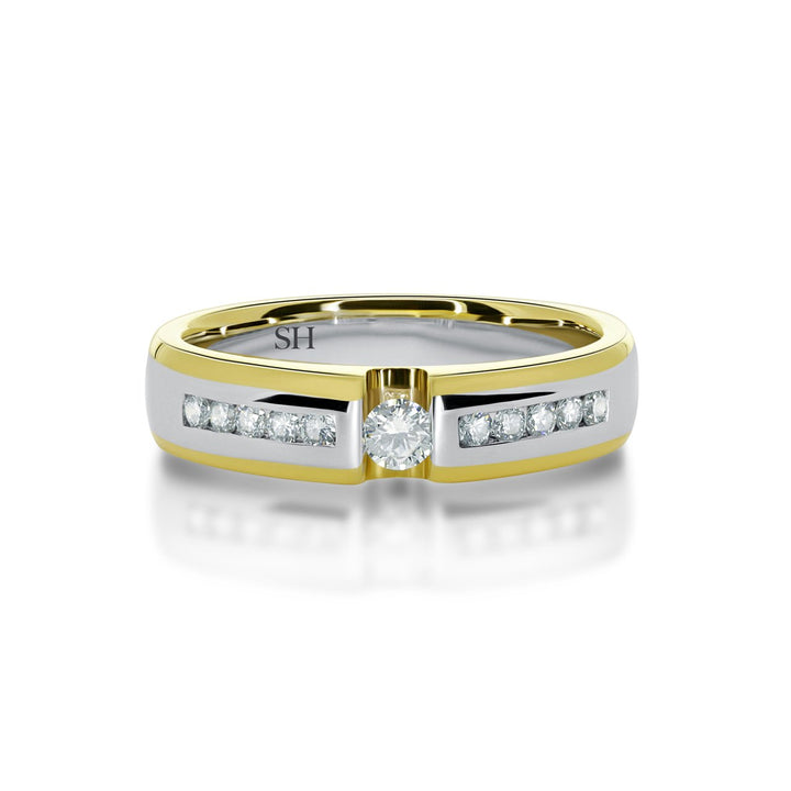 Pictured with 0.40ct diamond|thumb_caption: 0.40 carat|thumb_group:1