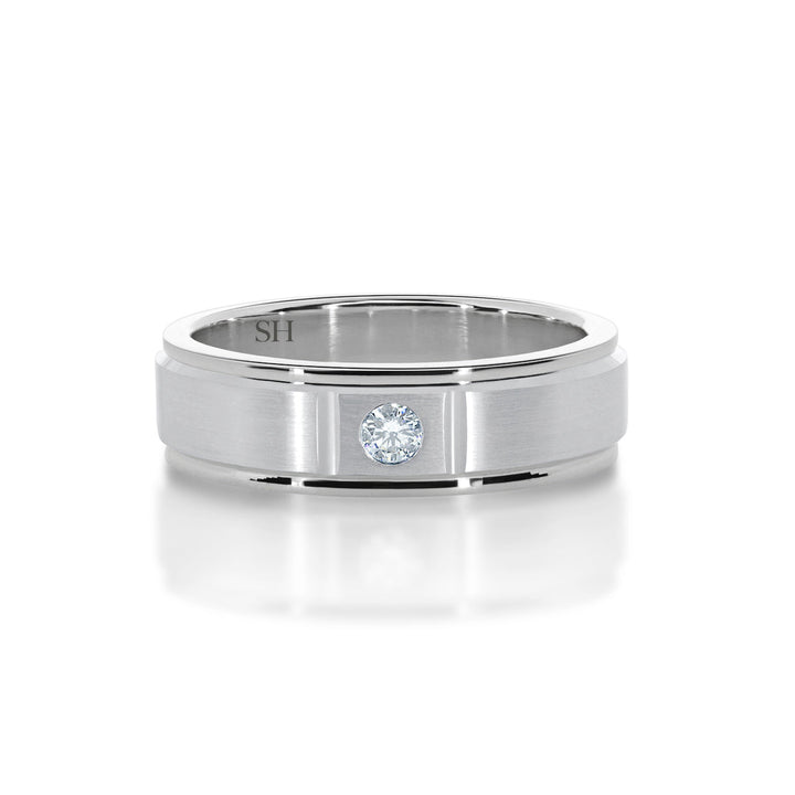 Pictured with 0.10ct diamond|thumb_caption: 0.10 carat|thumb_group:1|grid_preview:true