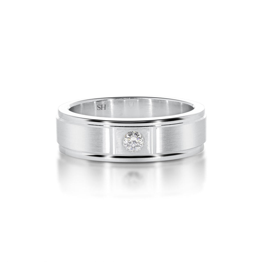 Pictured with 0.10ct diamond|thumb_caption:0.10 carat|thumb_group:1