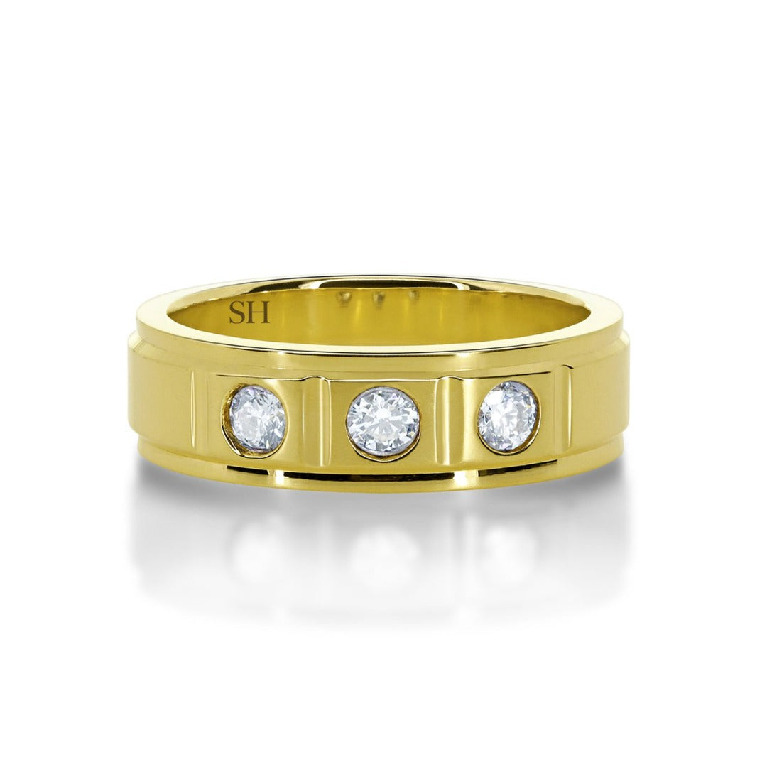 Pictured with 0.30ct diamond|thumb_caption: 0.30 carat|thumb_group:1