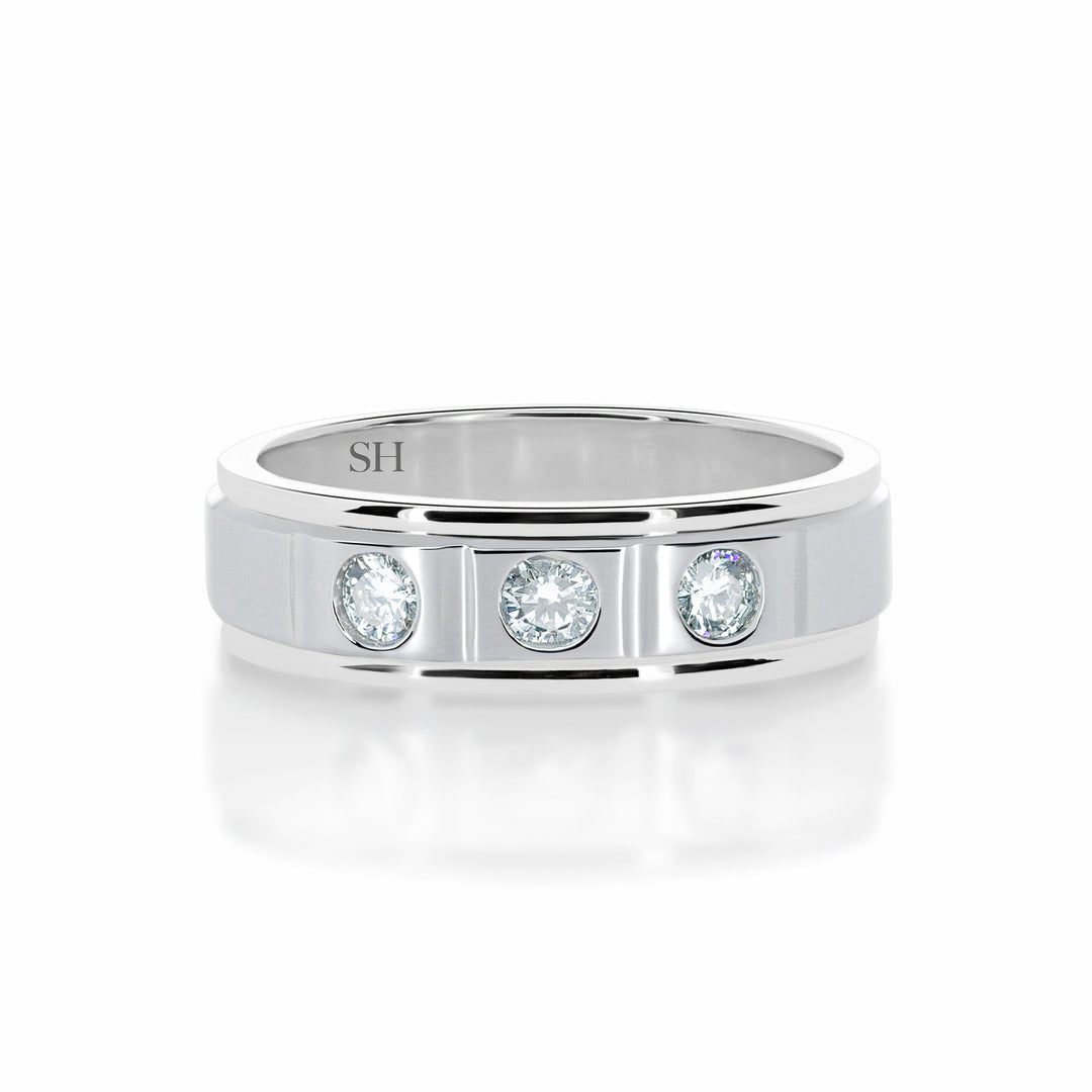 Pictured with 0.30ct diamond|thumb_caption: 0.30 carat|thumb_group:1|grid_preview:true