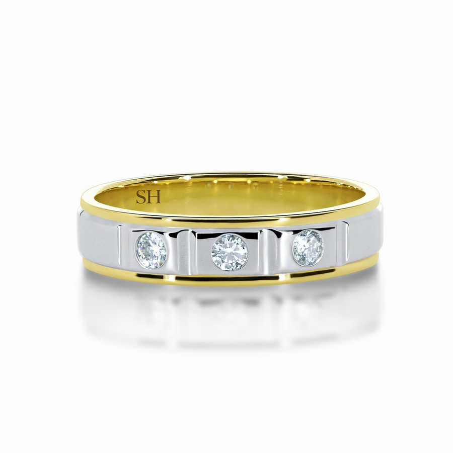 Pictured with 0.18ct diamond|thumb_caption: 0.18 carat|thumb_group:1