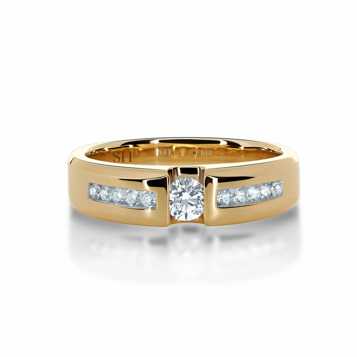 Pictured with 0.30ct diamond|thumb_caption: 0.30 carat|thumb_group:1