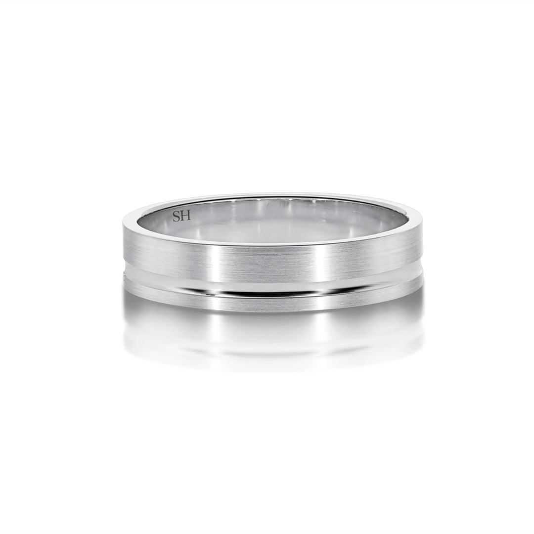 Pictured with 18k white gold|thumb_caption: 18k white gold|thumb_group:1