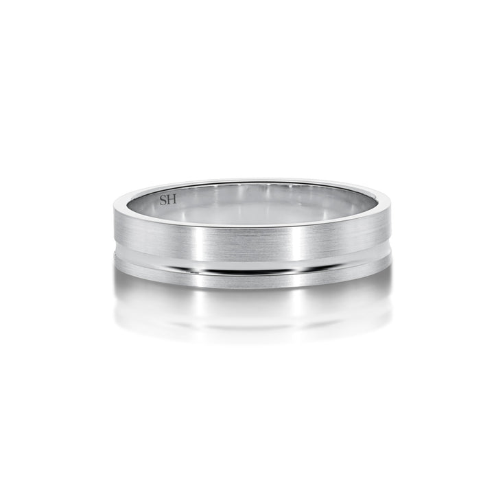 Pictured with 18k white gold|thumb_caption: 18k white gold|thumb_group:1