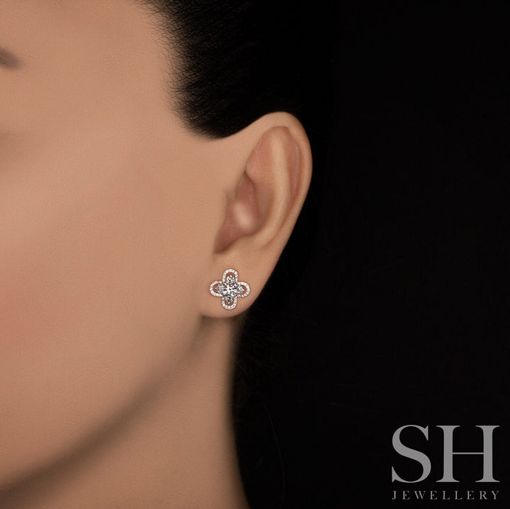 thumb_caption:0.44ct TW centre diamonds (0.22ct each)|thumb_group:3|grid_preview:true