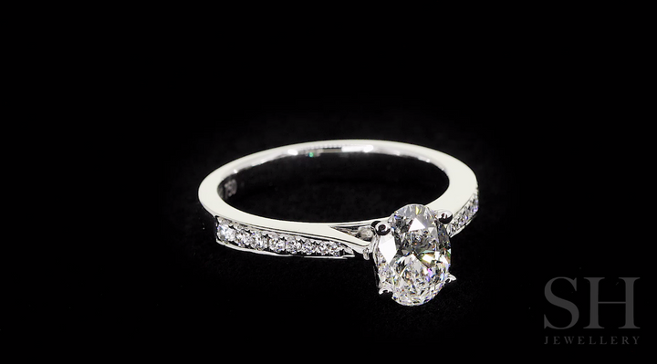 video:bct7thwAmWc|video360:true|caption:Shown with 0.81ct diamond.|option:Carats=0.80 carat|thumb_caption:0.80 carat