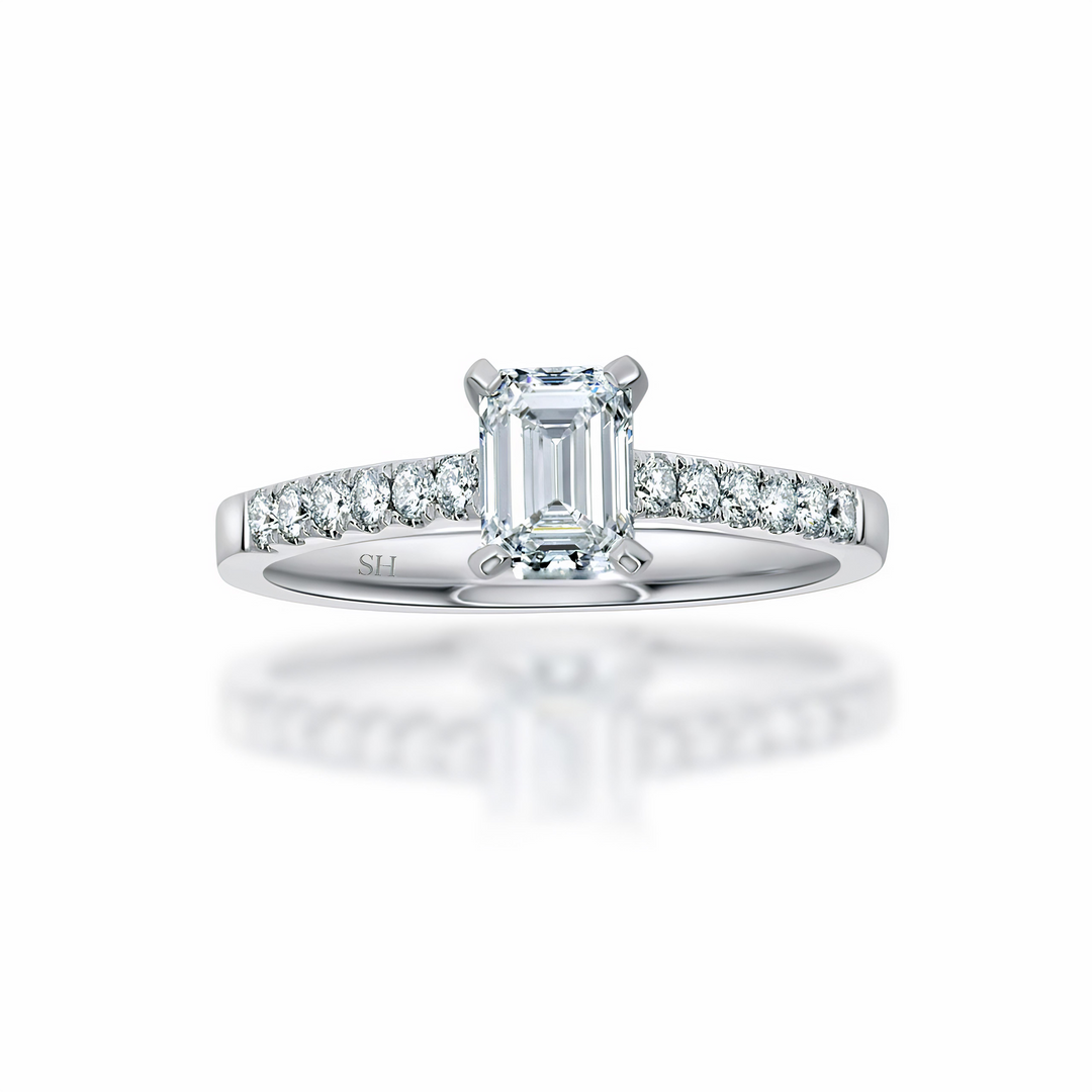 Timeless Emerald Cut 4-Claw Diamond Ring - W0327