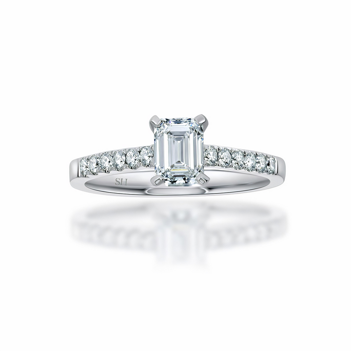 Timeless Emerald Cut 4-Claw Diamond Ring - W0327