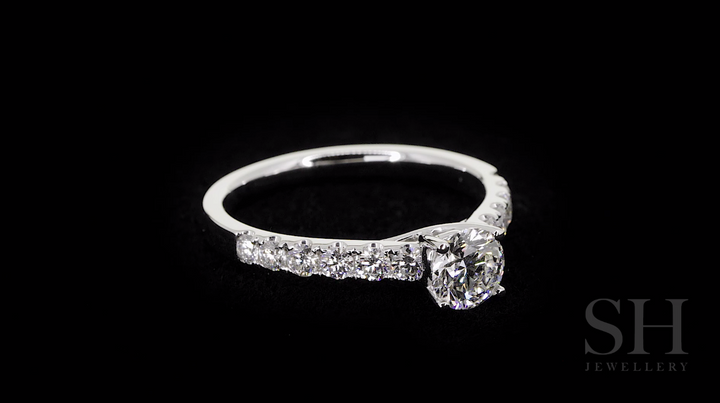 video:B9h4O7EMIbc|video360:true|caption:Shown with 0.51ct diamond.|option:Carats=0.50 carat|thumb_caption:0.50 carat