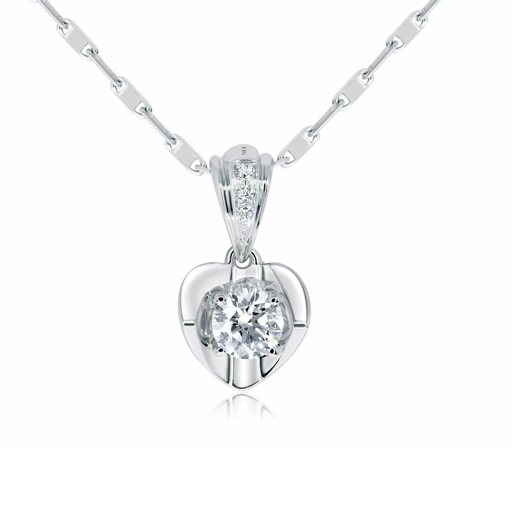 Heart-shaped pendant with 4-claw solitaire diamond centre - W0562