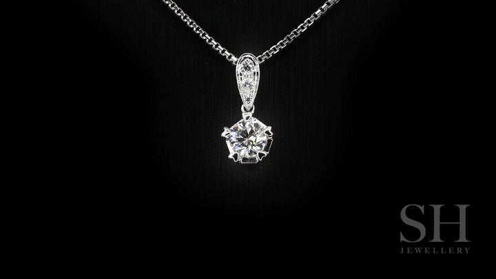 video:tsnc5xYivs8|video360:true|caption:Shown with 0.40ct diamond.|option:Carats=0.40 carat|thumb_caption:0.40 carat