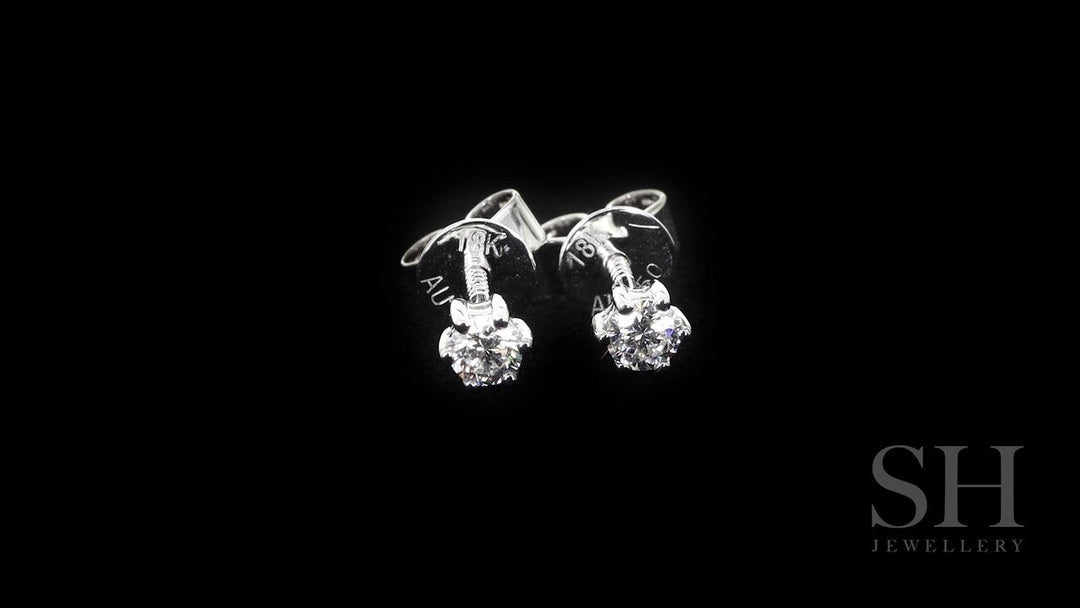 video:v5fTYv1J4r8|video360:true|caption:Shown with 0.28ct diamond.|option:Carats=0.28 carat|thumb_caption:0.28ct TW centre diamonds (0.14ct each)|thumb_group:2