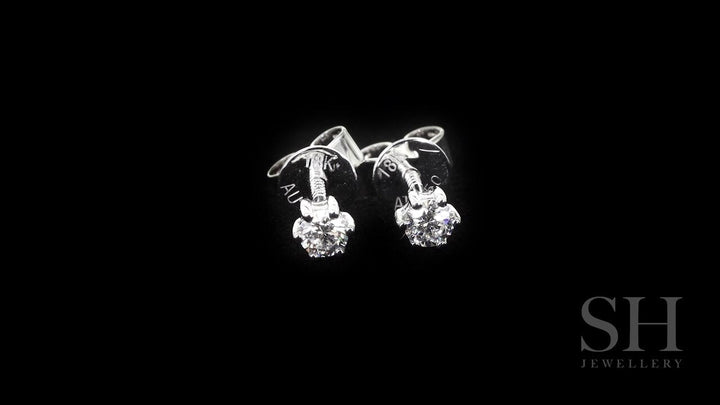 video:v5fTYv1J4r8|video360:true|caption:Shown with 0.28ct diamond.|option:Carats=0.28 carat|thumb_caption:0.28ct TW centre diamonds (0.14ct each)|thumb_group:2