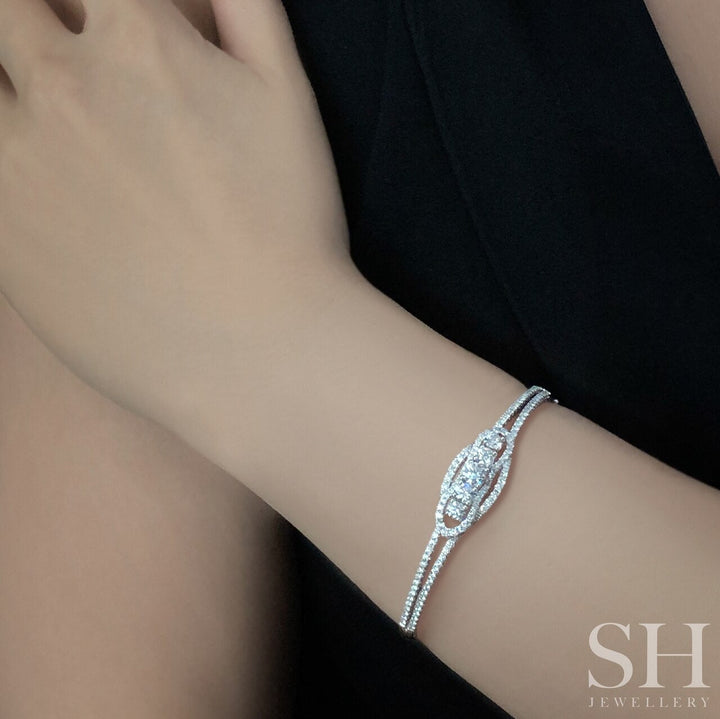 18kt Gold Baroque Band Diamond Bangle!! - W0742