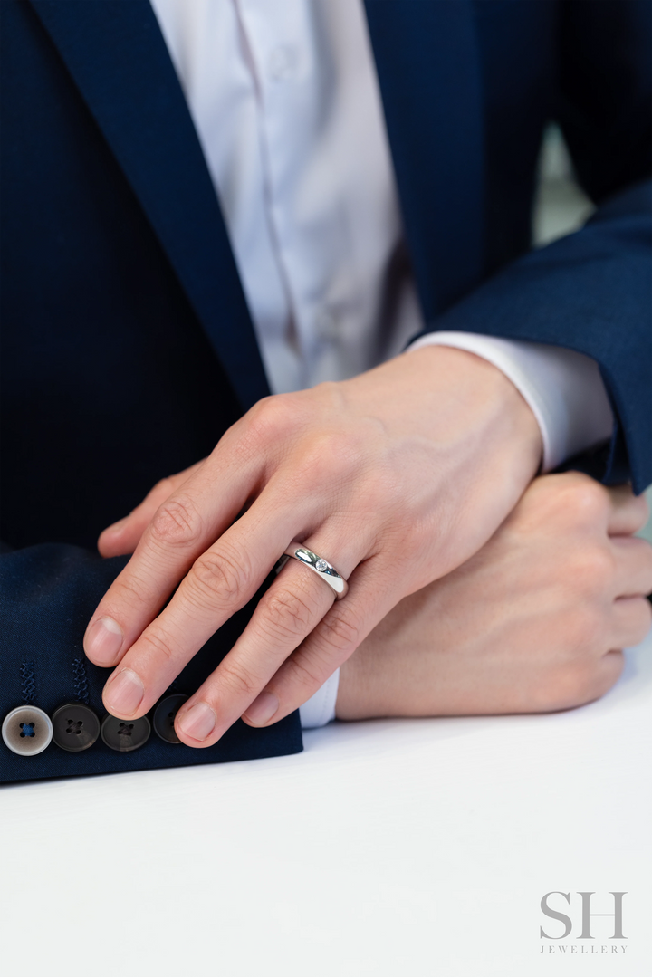 Men’s Rounded Classic Diamond Wedding Ring (5.2mm) - W1174