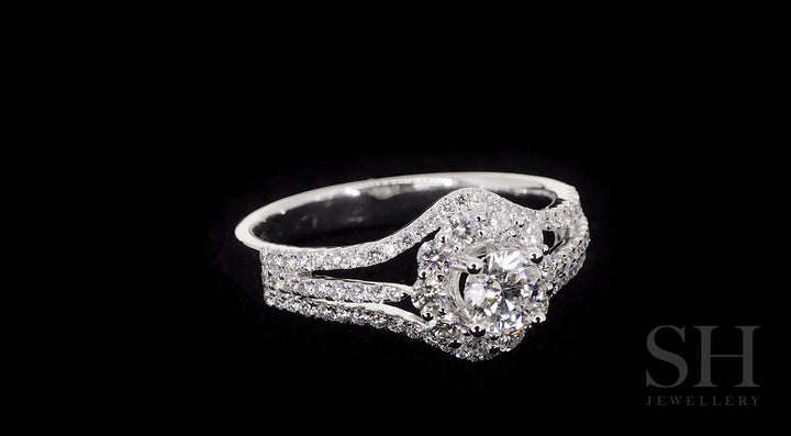 video:GfJZgw2ZQ8E|video360:true|caption:Shown with 0.40ct diamond.|option:Carats=0.35 carat|thumb_caption:0.40 carat
