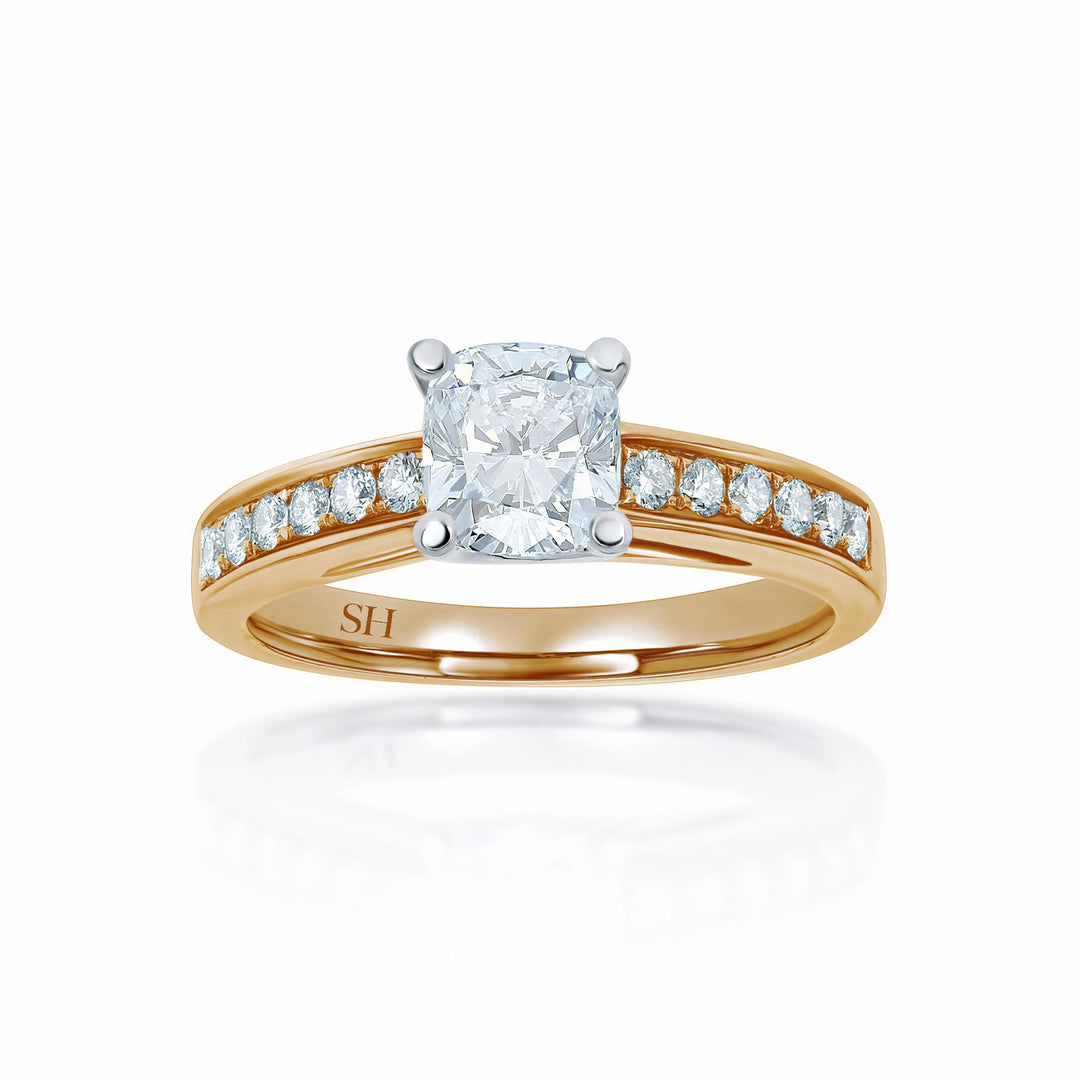 4-Claw Classic Cushion Cut engagement ring - W0249