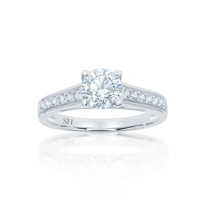 Classic 4-claw ring with reverse tapered band - W0256