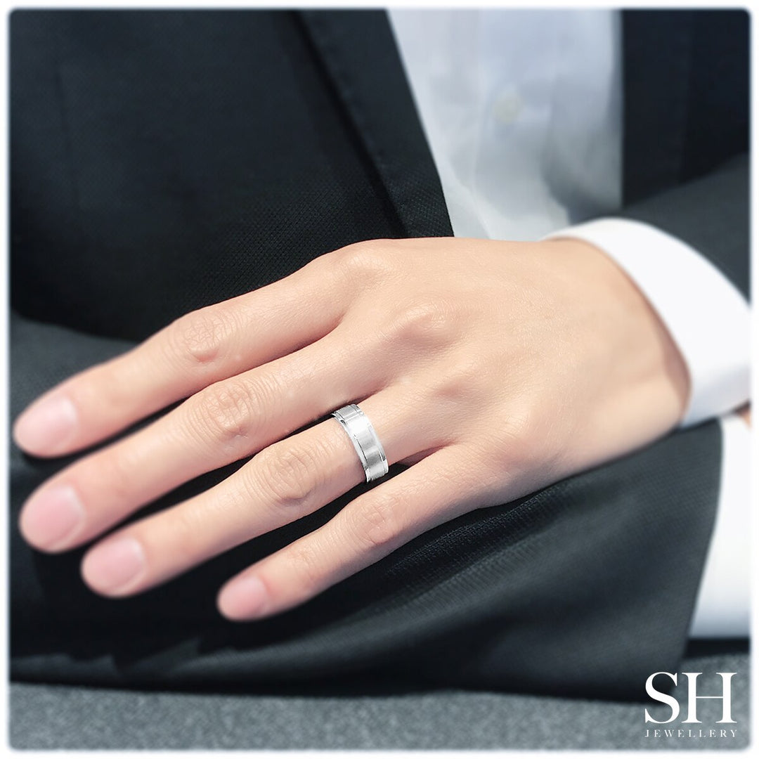 Men's white gold wedding band with central satin finish (6mm) - W0111