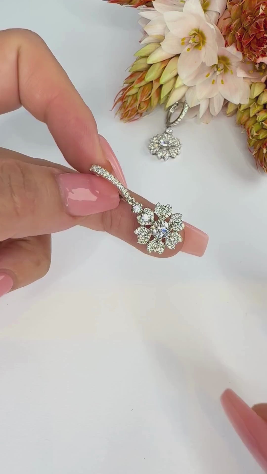 Supernova Diamond Drops (0.50ct centre) - W1279