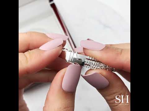 Pictured with 18k White gold - 2ct centre weight|thumb_caption: 18k White Gold|thumb_group:1